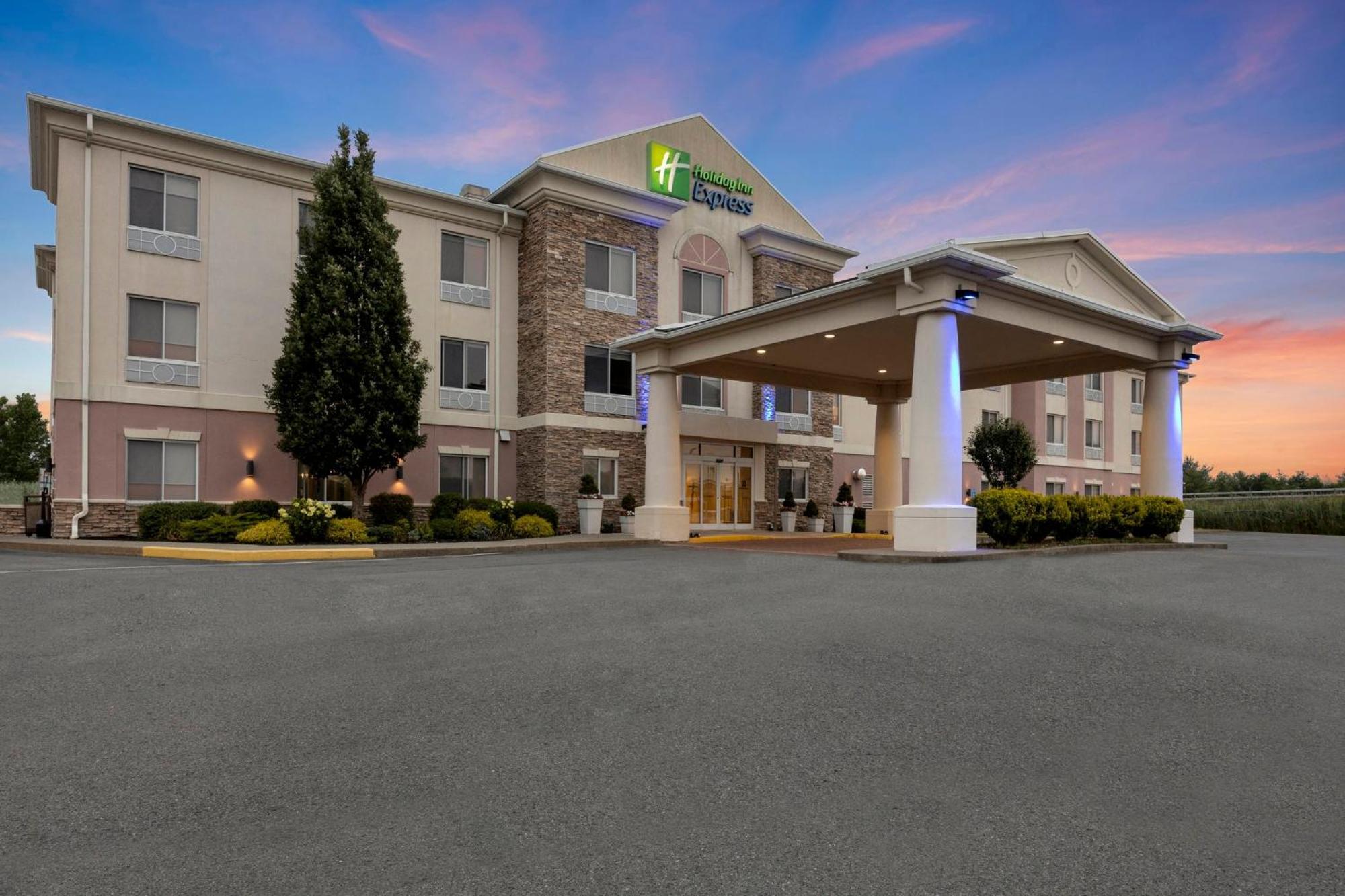 西柯萨奇快捷假日&套房酒店 West Coxsackie 外观 照片